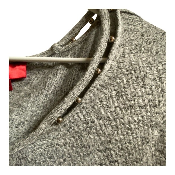 Jennifer Lopez V neck Silver Beads Accented Top size Large Gray - Picture 4 of 7